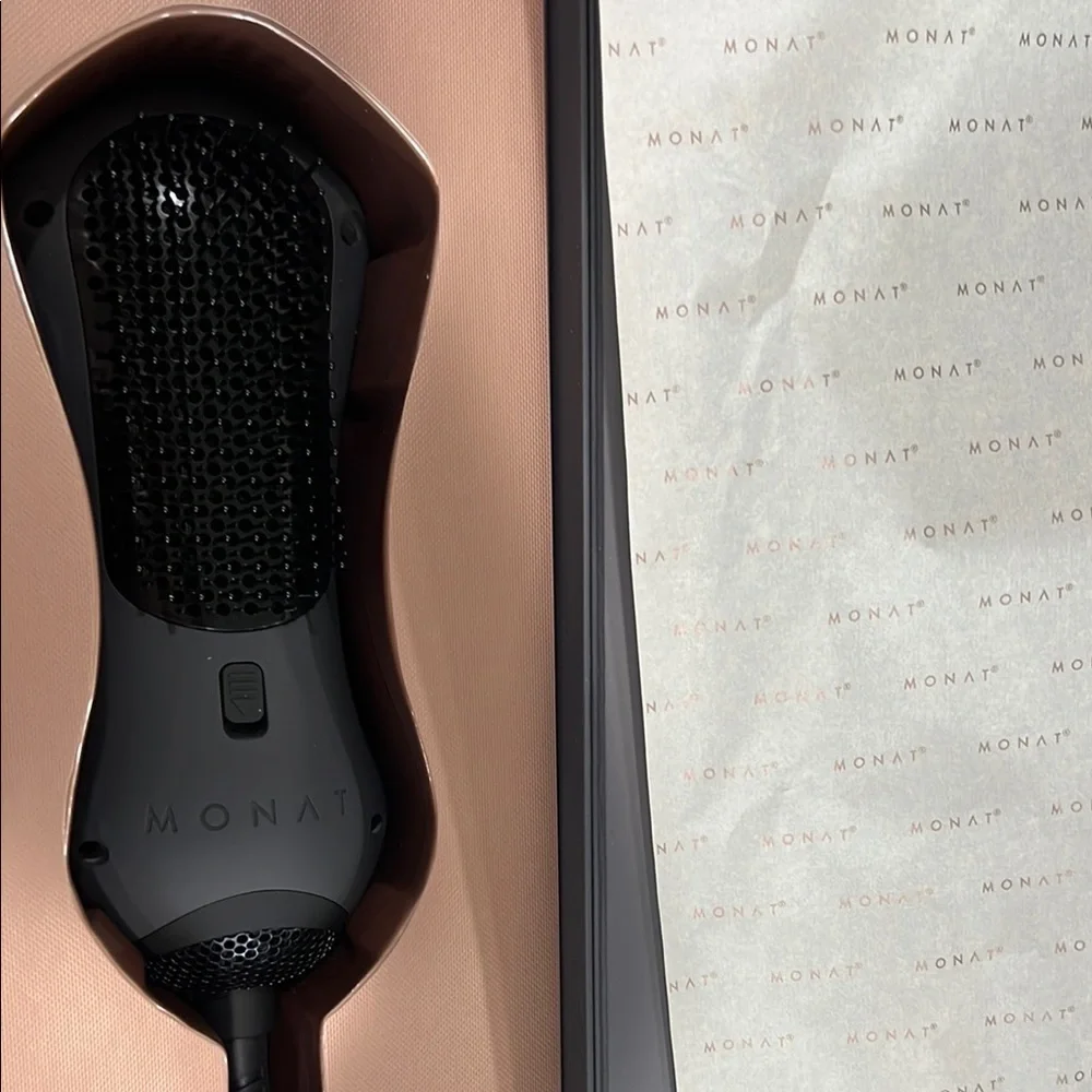 Monat Perfect Touch Men's Handheld Brush Dryer - Black